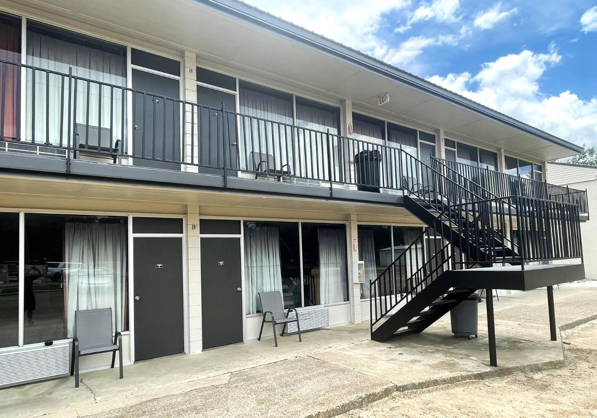 Kings Inn Valliant Екстериор снимка